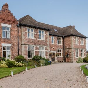 MORETON HALL SCHOOL – SHROPSHIRE YAZ OKULU EBEVEYN ÇOCUK