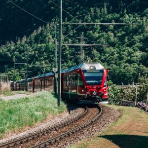 BERNINA EKSPRESİ İLE HEIDI KÖYLERİ İTALYA-İSVİÇRE AİLE TURU